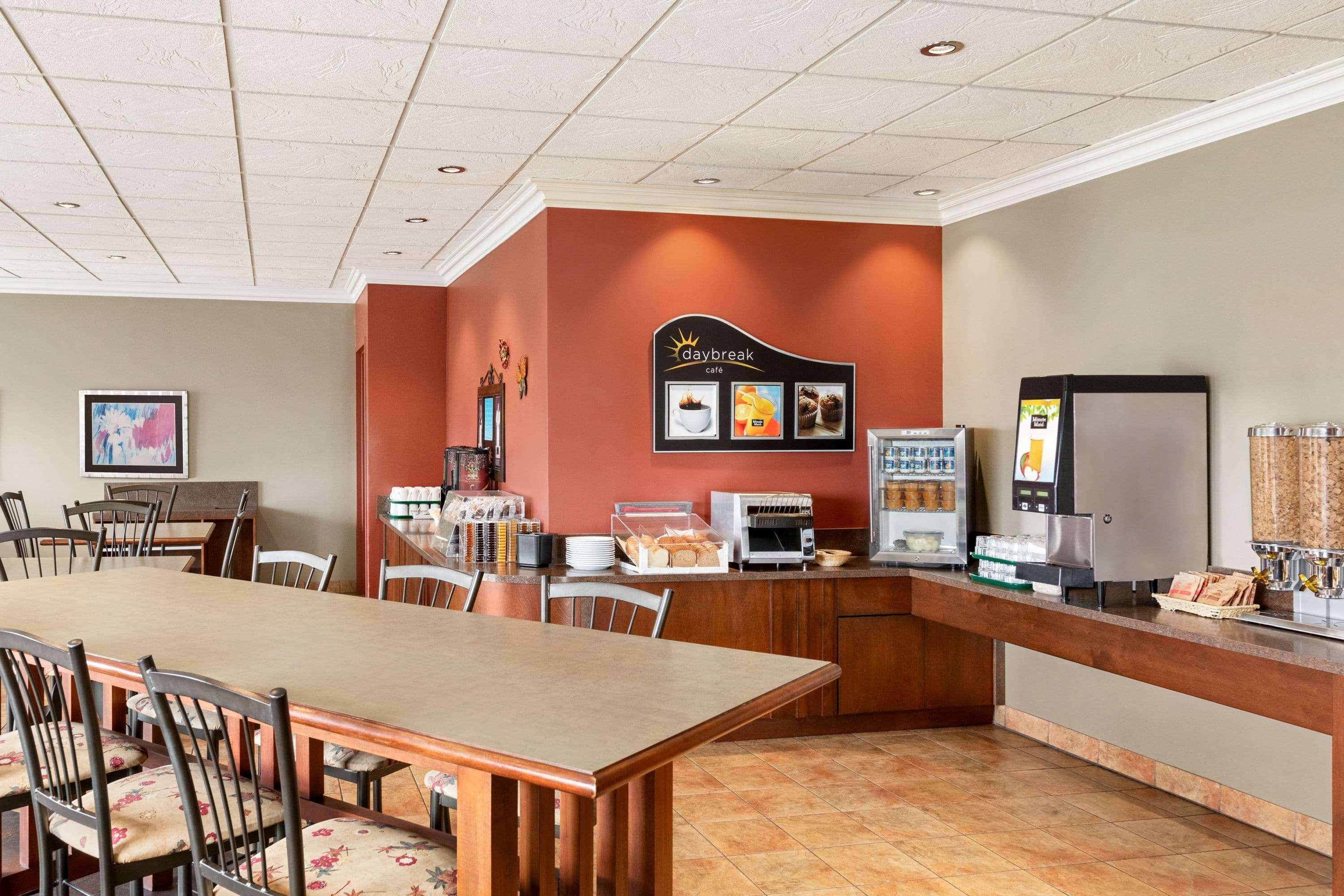 Days Inn By Wyndham Montmagny Εξωτερικό φωτογραφία